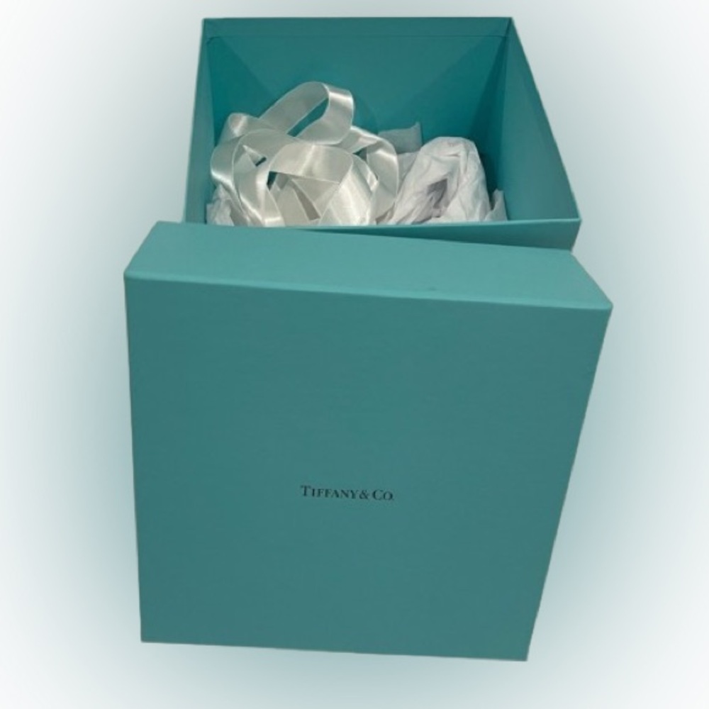 3/$70 NEW big Tiffany blue box with tissue and ribbon‎ 🎀